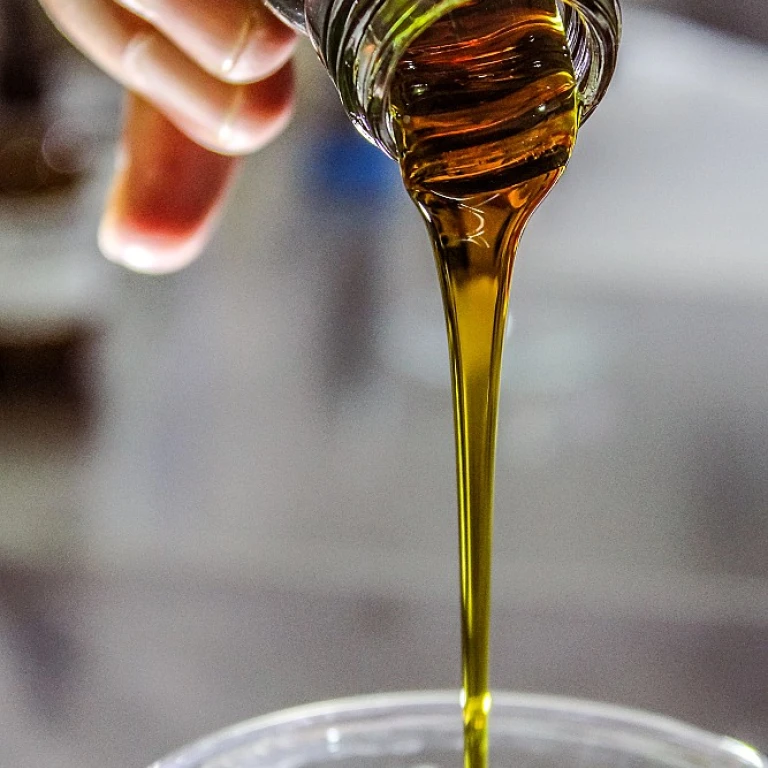 The Essence of Exclusivity: How Do Niche Perfume Makers Craft Unique Scents?