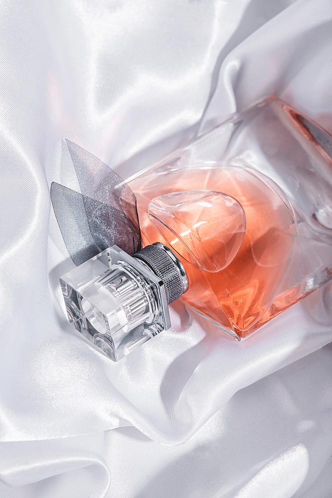 Understanding extrait de parfum vs parfum: what sets them apart for fragrance lovers